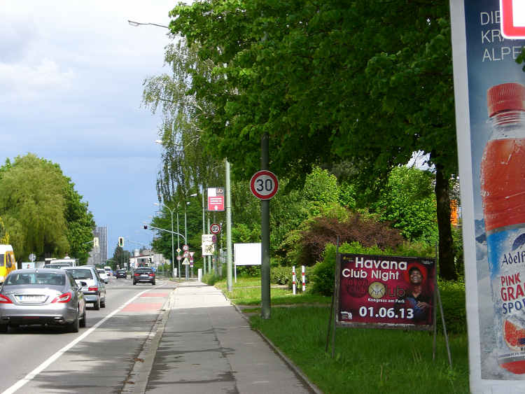 Friedrich-Ebert-Straße Richtung Osten 1
